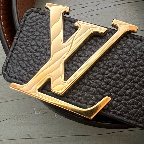 Authentic LV Initials 40MM Reversible Belt - Picture 3 of 11